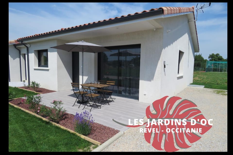 Property building, Patio, Natural landscape, Garden, Balcony/Terrace, Balcony/Terrace, Garden view