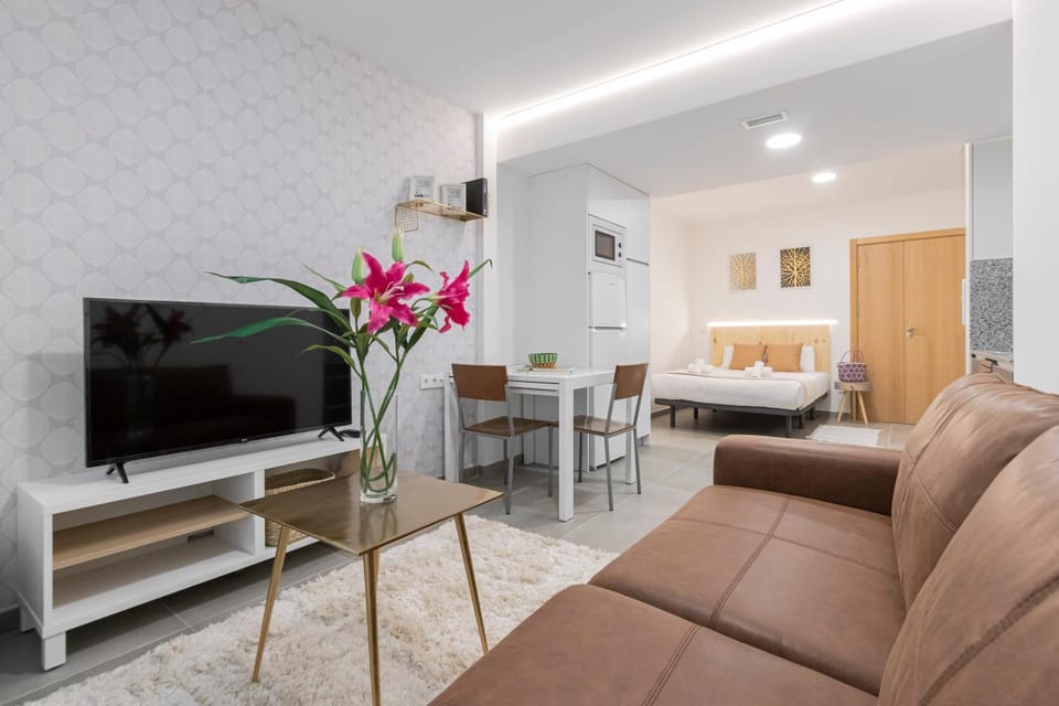 Communal lounge/ TV room, TV and multimedia, Living room