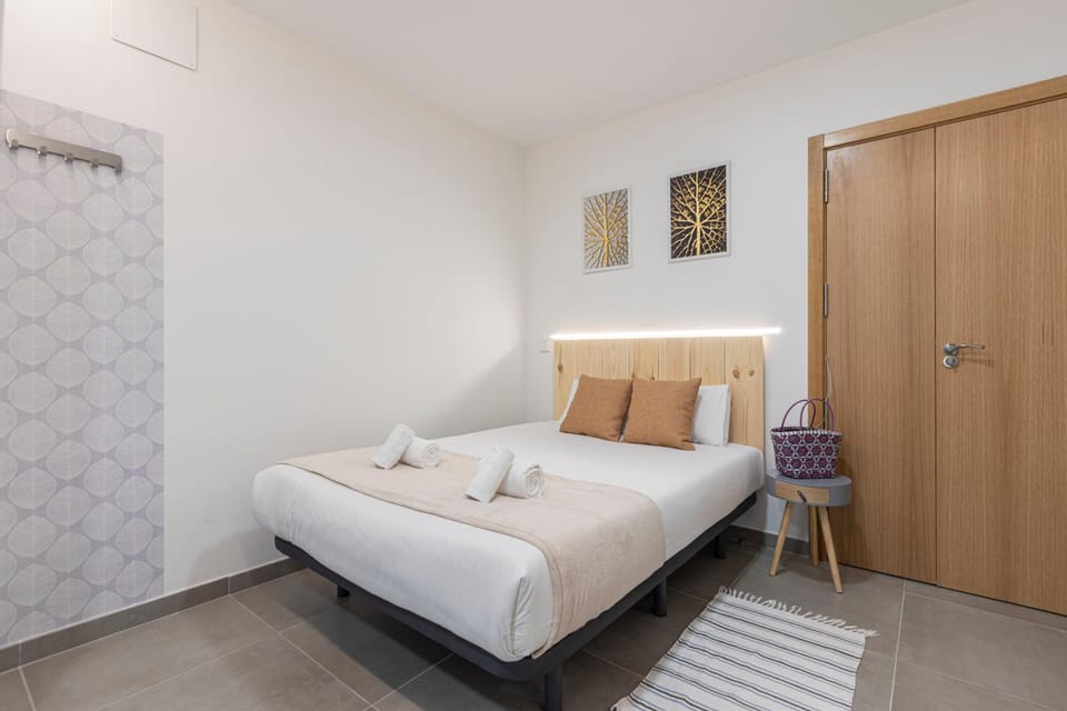 Bed, Photo of the whole room, Bedroom, wardrobe