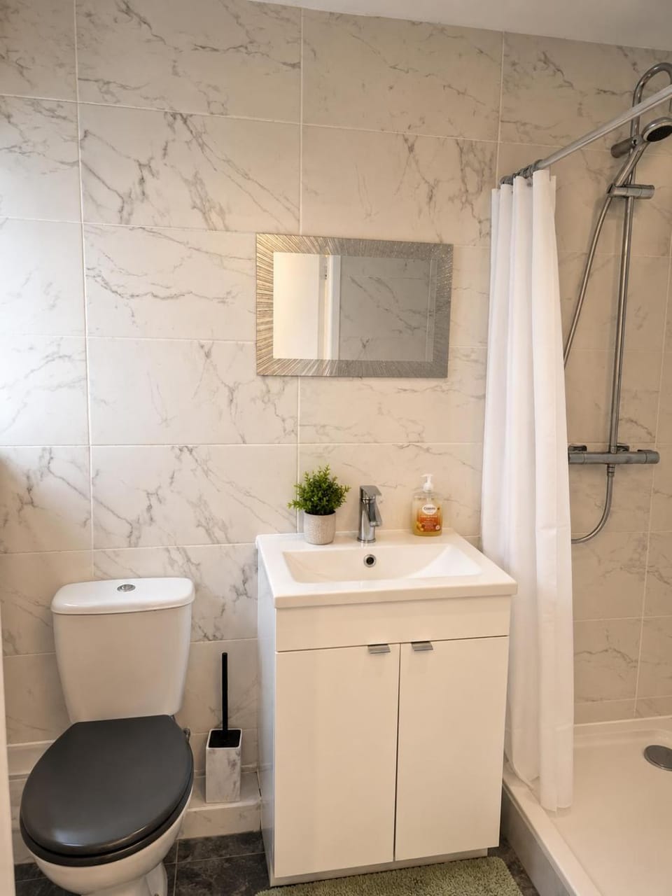Planet 9 Apartment in Warrington