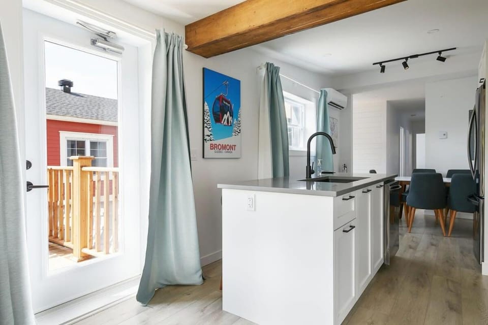 Bromont Lodge 837 shefford suite 200 House in Quebec