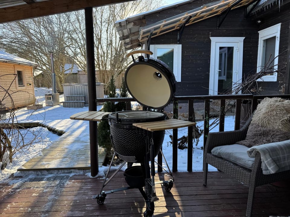 Restaurant/places to eat, BBQ facilities