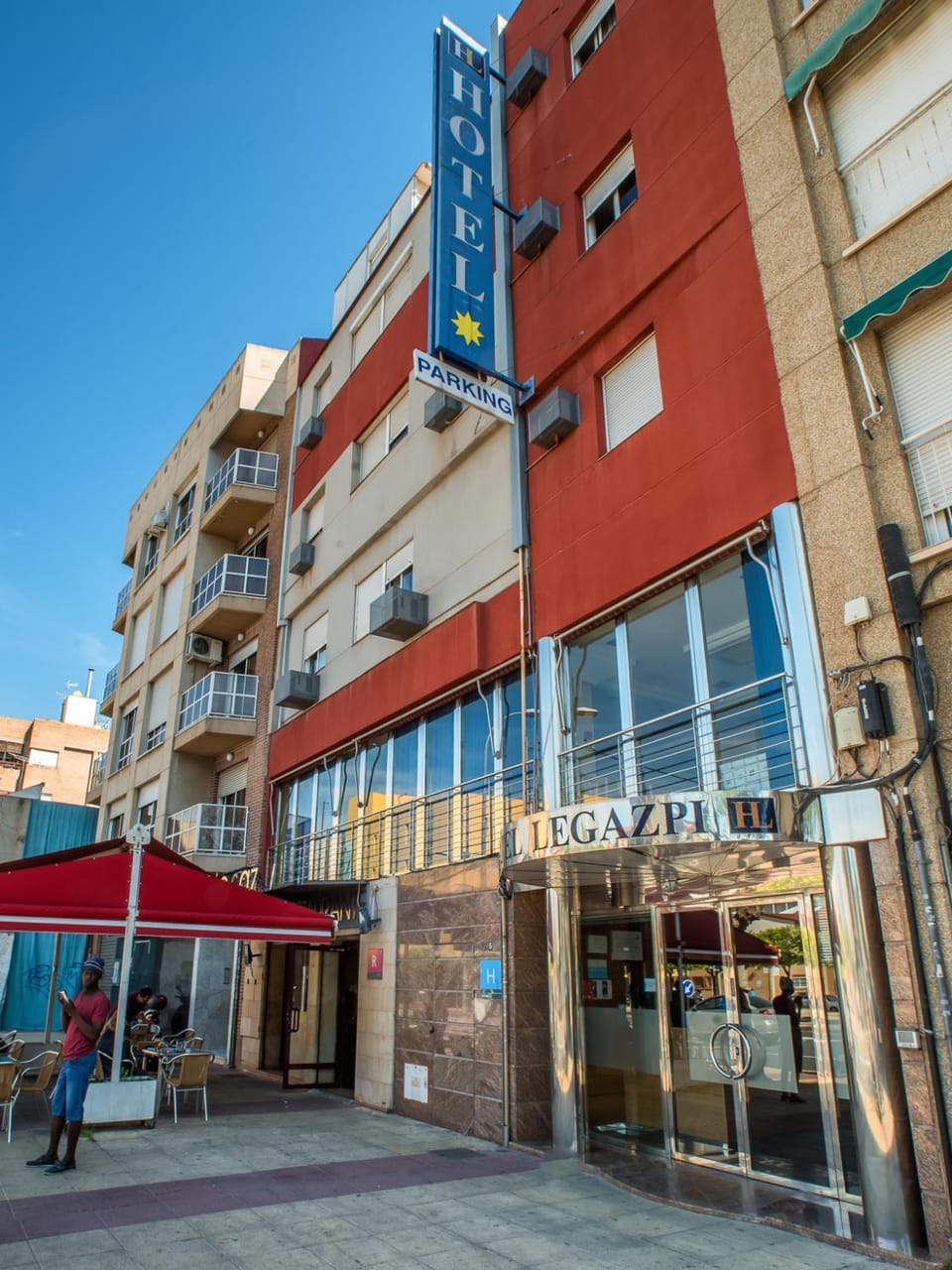 Facade/entrance