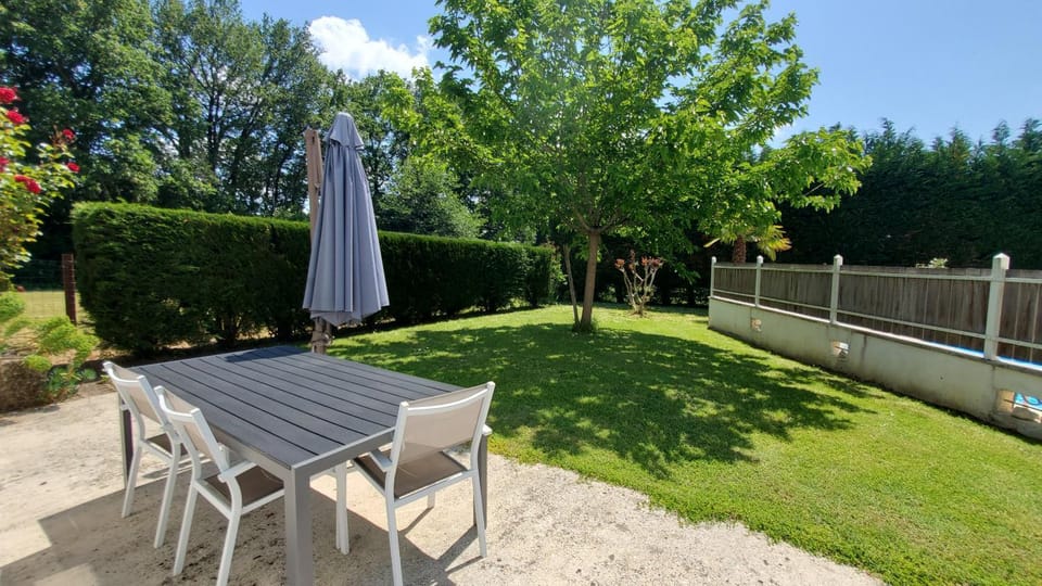 Patio, Garden, Dining area, Garden view