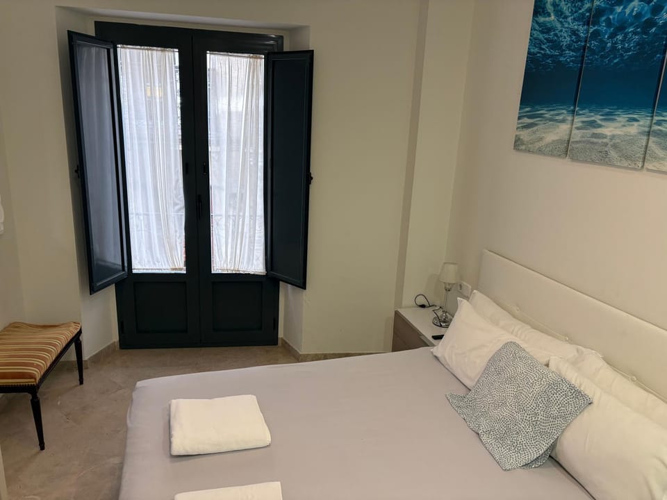 PETIT SAGASTA Apartamentos-Sagasta Apartment in Seville