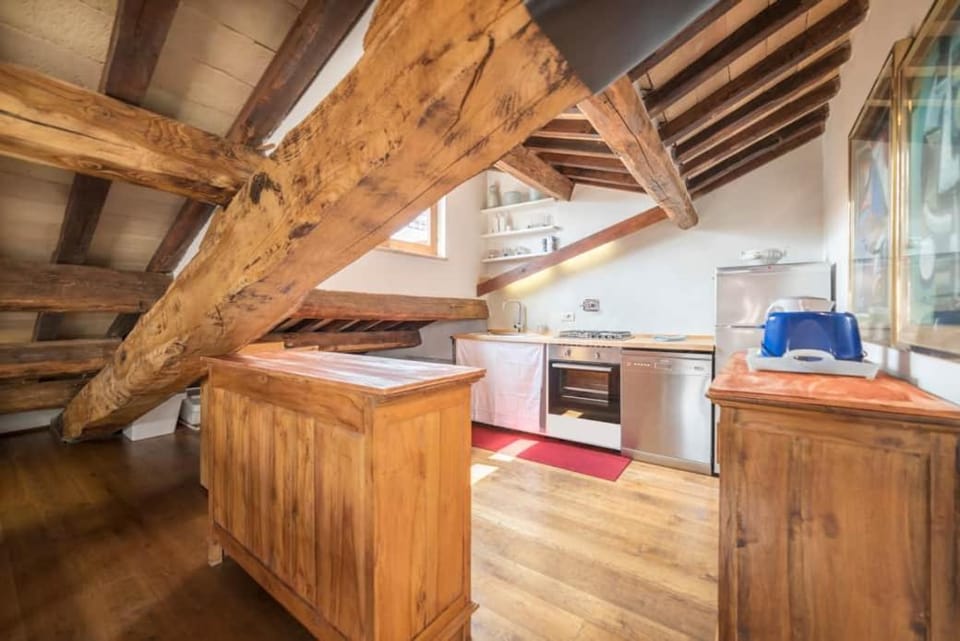 Pantheon Charming Penthouse Apartment in Rome