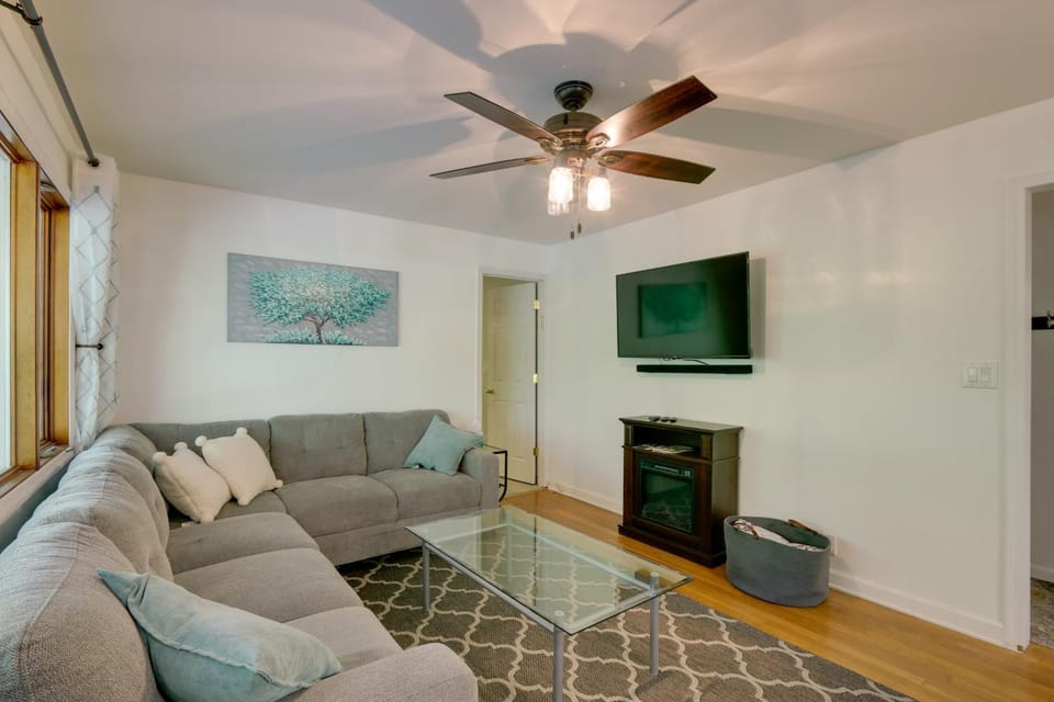 Harpers Ferry Cabin - Walk to Private Lake! Cabin in Shenandoah Valley