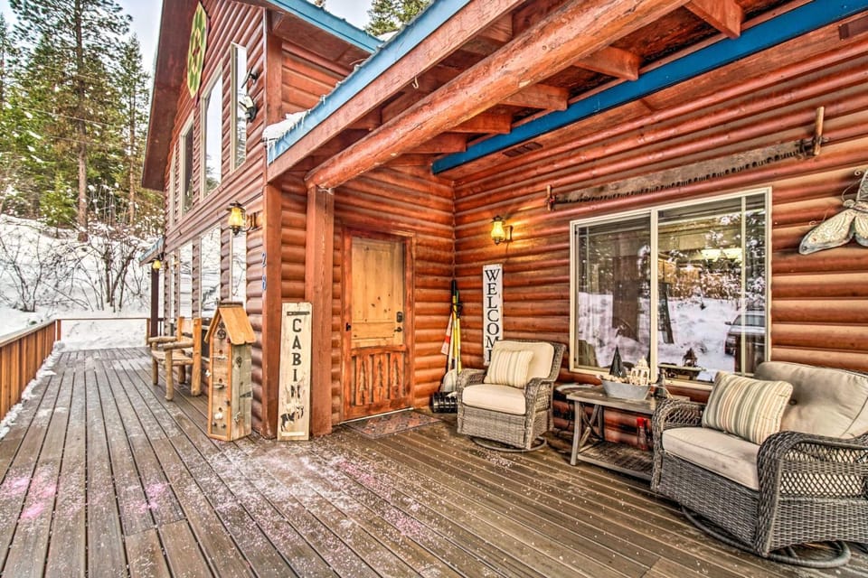 Garden Valley Cabin w/ Loft & Large Deck! Cabin in Valley County