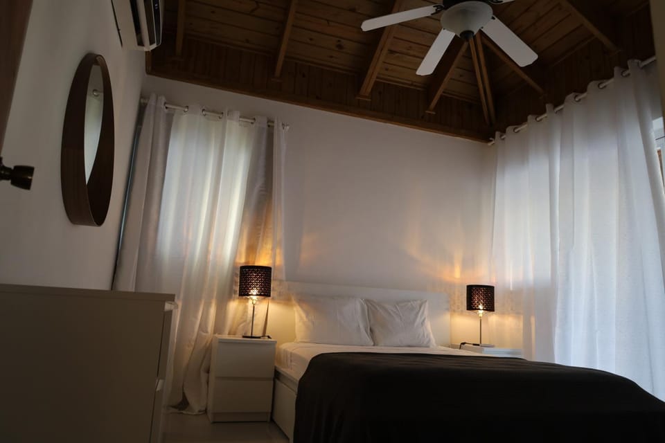 Bed, Bedroom, fireplace