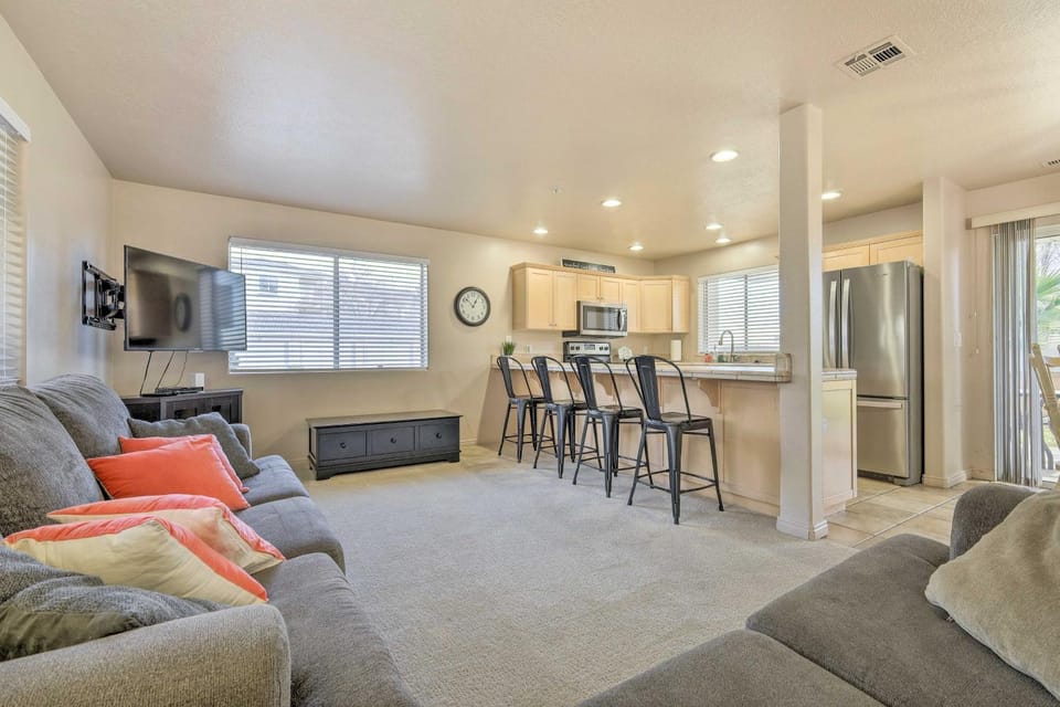 Beautiful St George Condo ~ 5 Mi to Downtown! House in St George