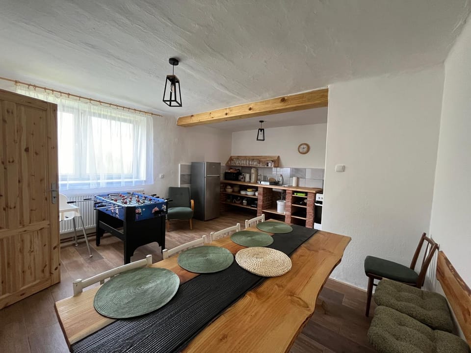 Kitchen or kitchenette, Seating area, Dining area