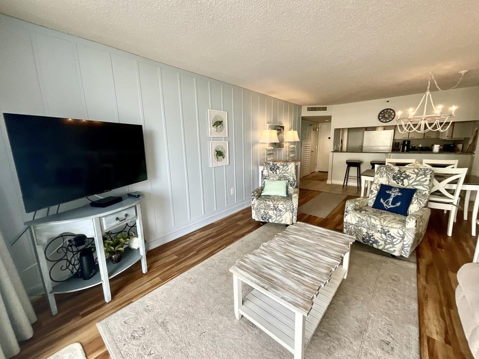 401 South Hampton - charming 2 bedroom, 2 bath ocean view condo, condo Apartment in South Carolina