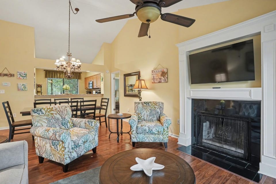 13D Richmond Park Kingston Resorts Villa in South Carolina
