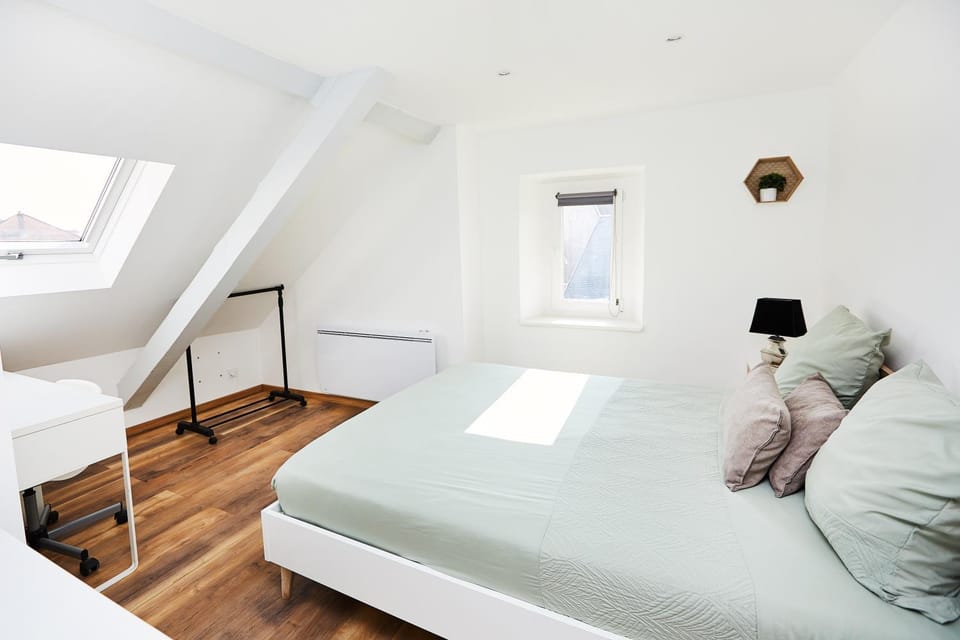 Bed, Bedroom
