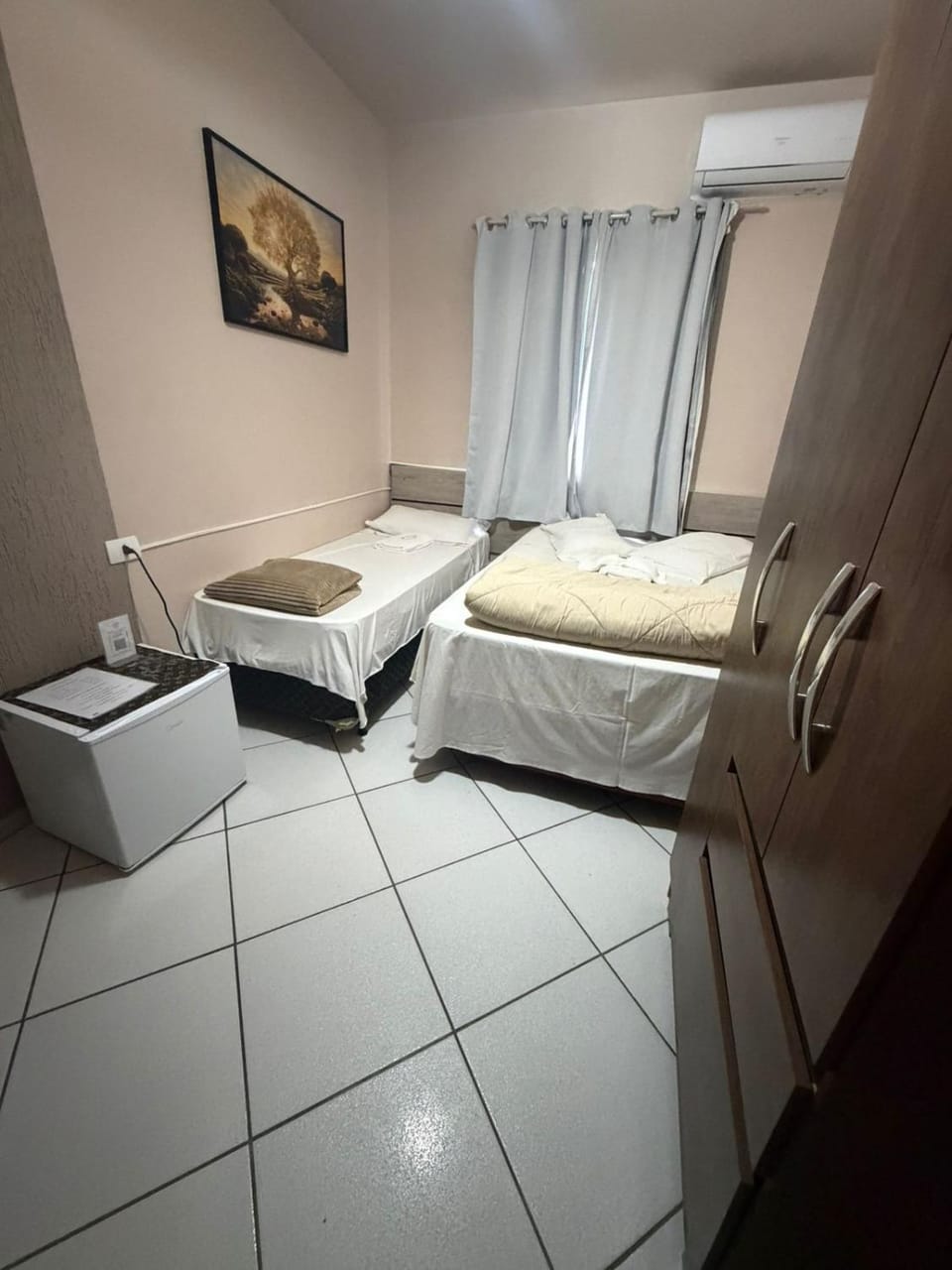 minibar, air conditioner