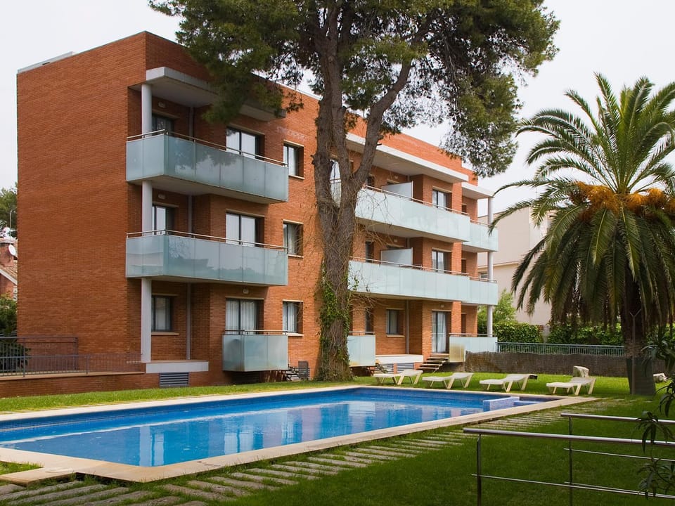 Facade/entrance, Swimming pool, Swimming pool