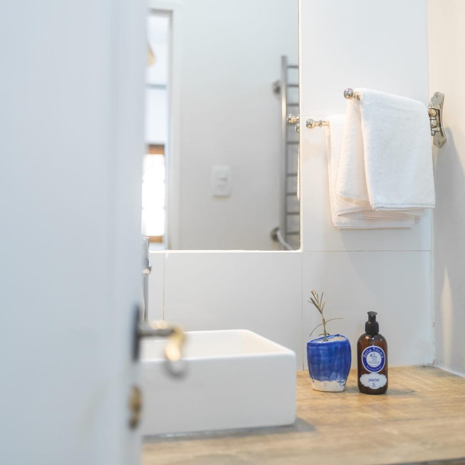 Bathroom, towels