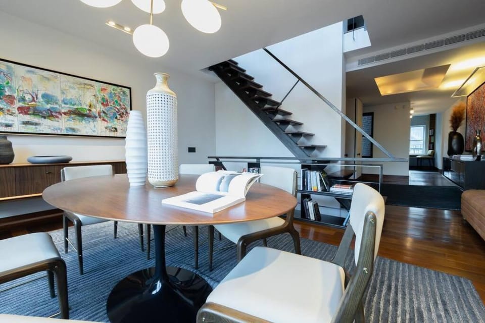 E10-3 3BR Designer Townhouse Apartment in East Village