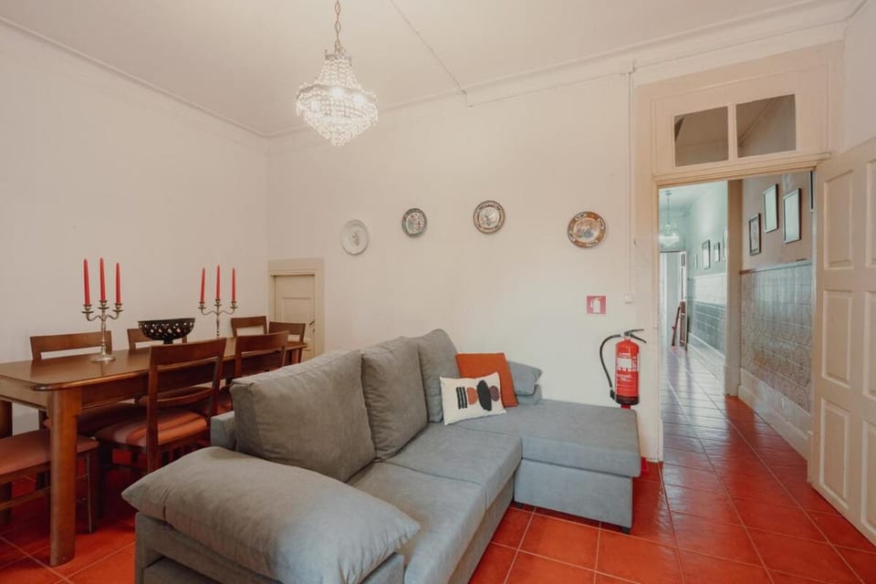Alegria Four - Bedroom House Bed and Breakfast in Porto