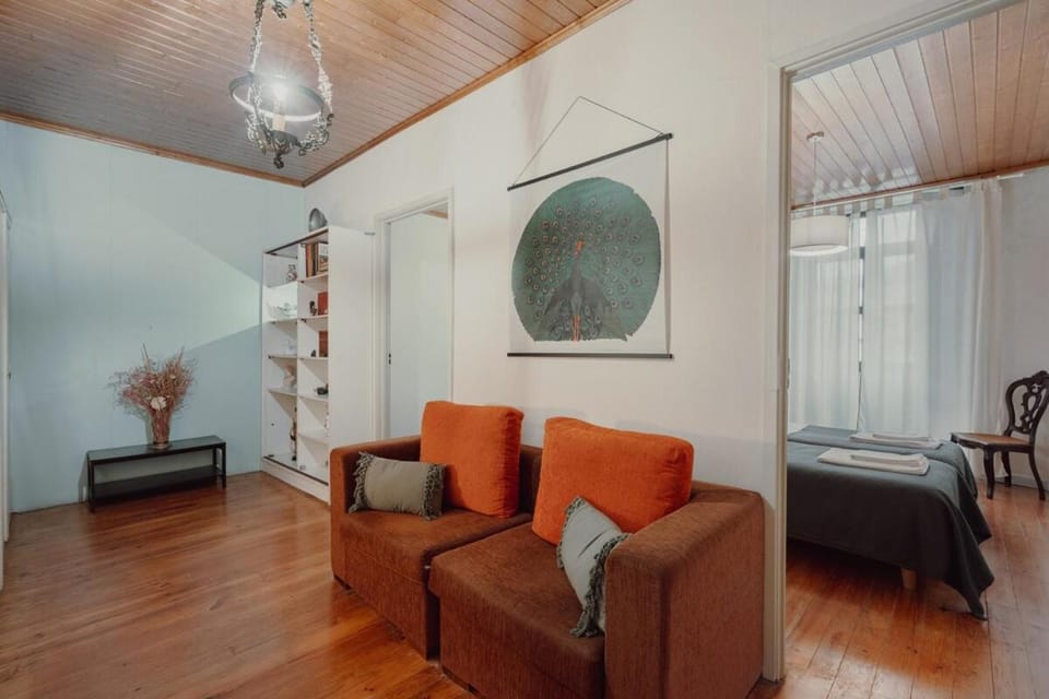 Alegria Four - Bedroom House Bed and Breakfast in Porto
