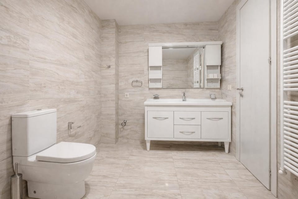 Shower, Toilet