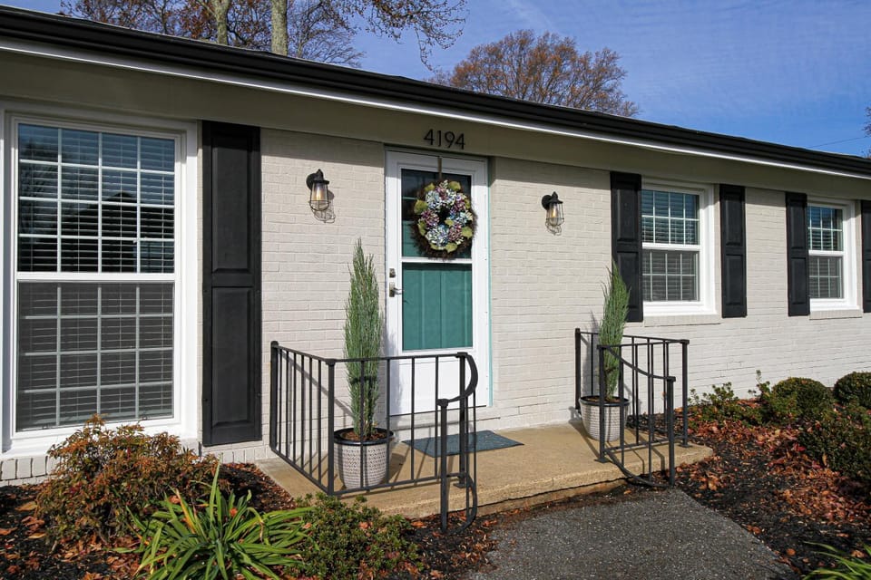 Facade/entrance
