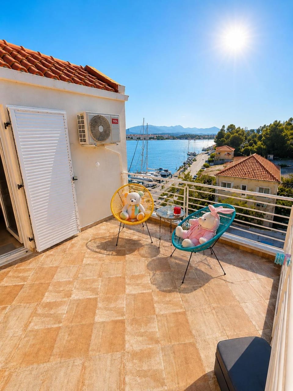Balcony/Terrace, Decorative detail, Mountain view, Sea view, Sea view