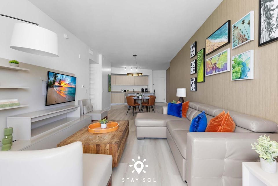 Insane Ocean View Balcony Beachfront Resort Pool Apartment in Hollywood Beach