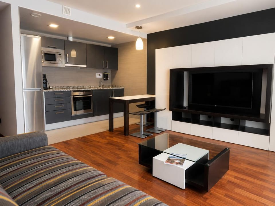 TV and multimedia, Living room, Photo of the whole room, kitchen
