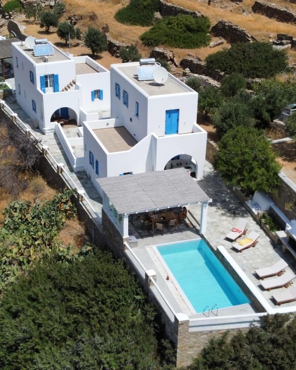 Property building, Bird's eye view, Pool view, Swimming pool