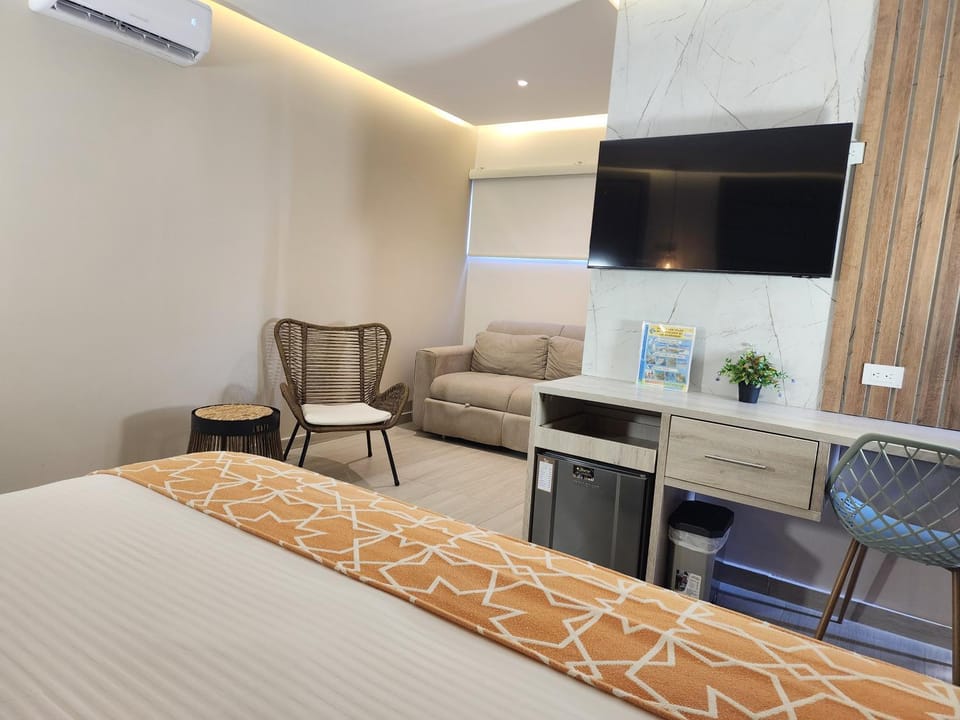 Photo of the whole room, Seating area, Bedroom