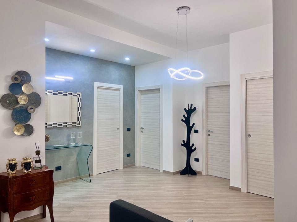 Photo of the whole room, Bedroom, laundry