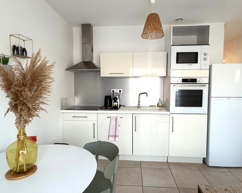 Corse - Bord de mer, Appartement neuf avec Piscine Chauffée Apartment in Linguizzetta