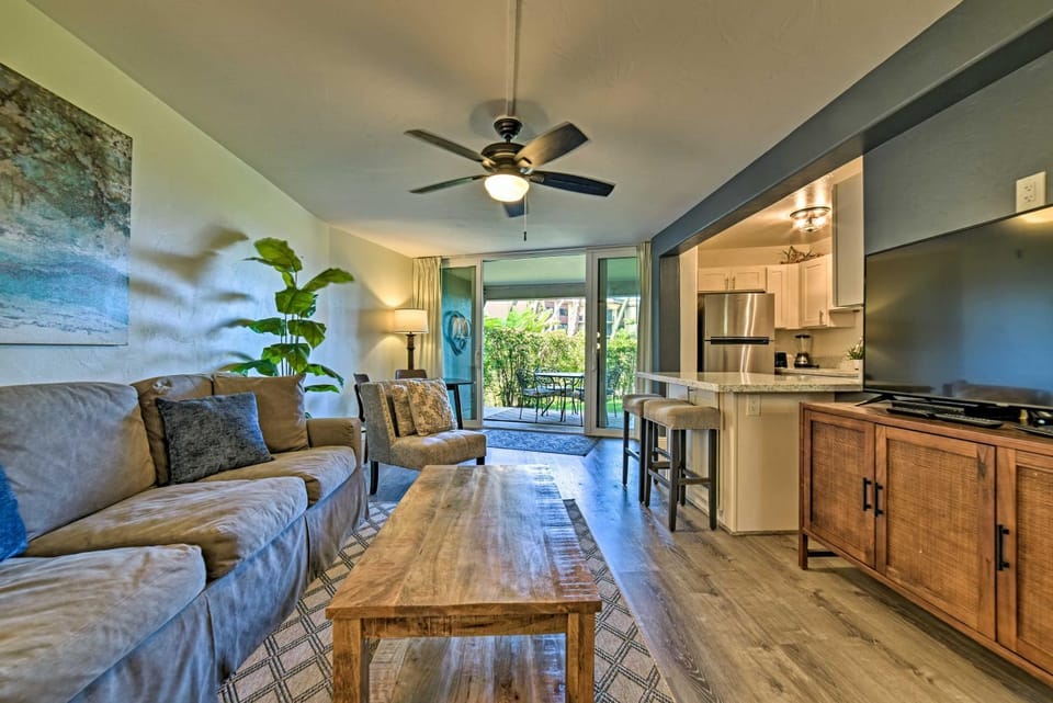 Tropical Getaway with Beach + Pool Access! House in Napili-Honokowai