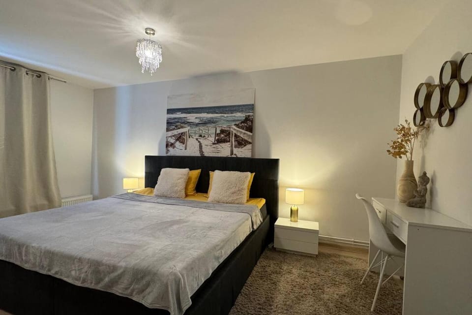 Bed, Bedroom