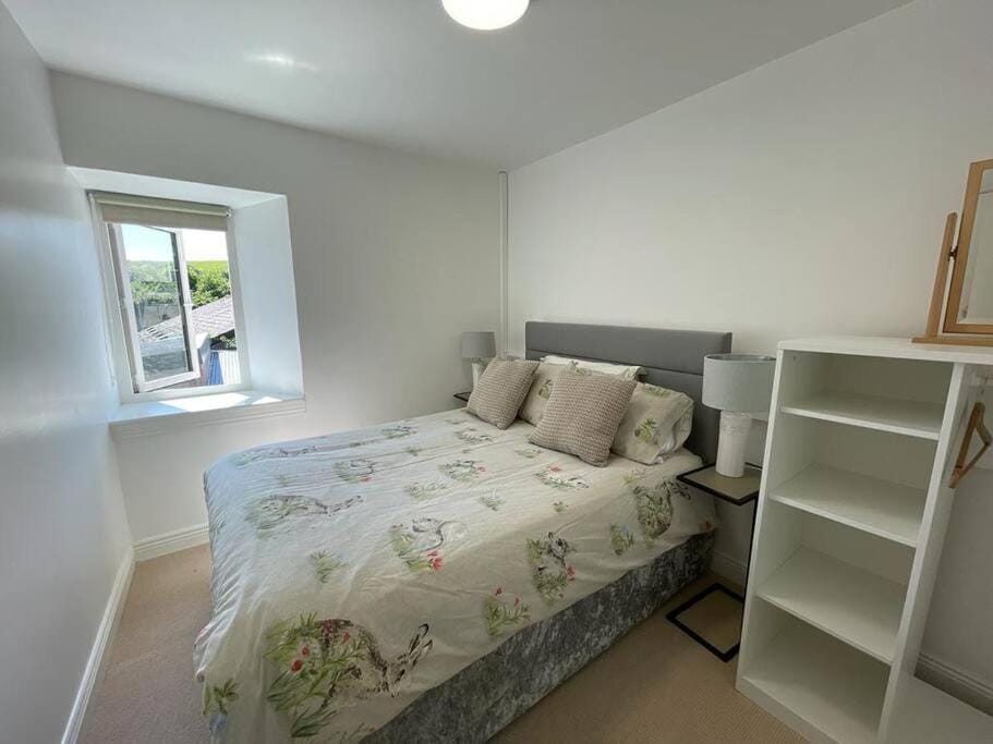 Westport town centre three bedroom Apartment in Westport