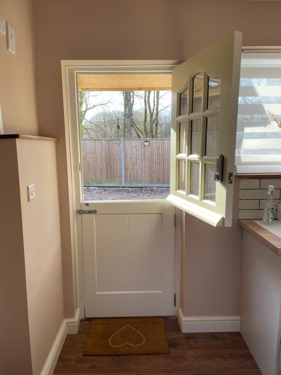 Beech Cottage Apartment in Wisborough Green
