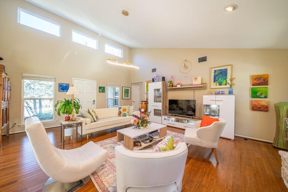 Communal lounge/ TV room