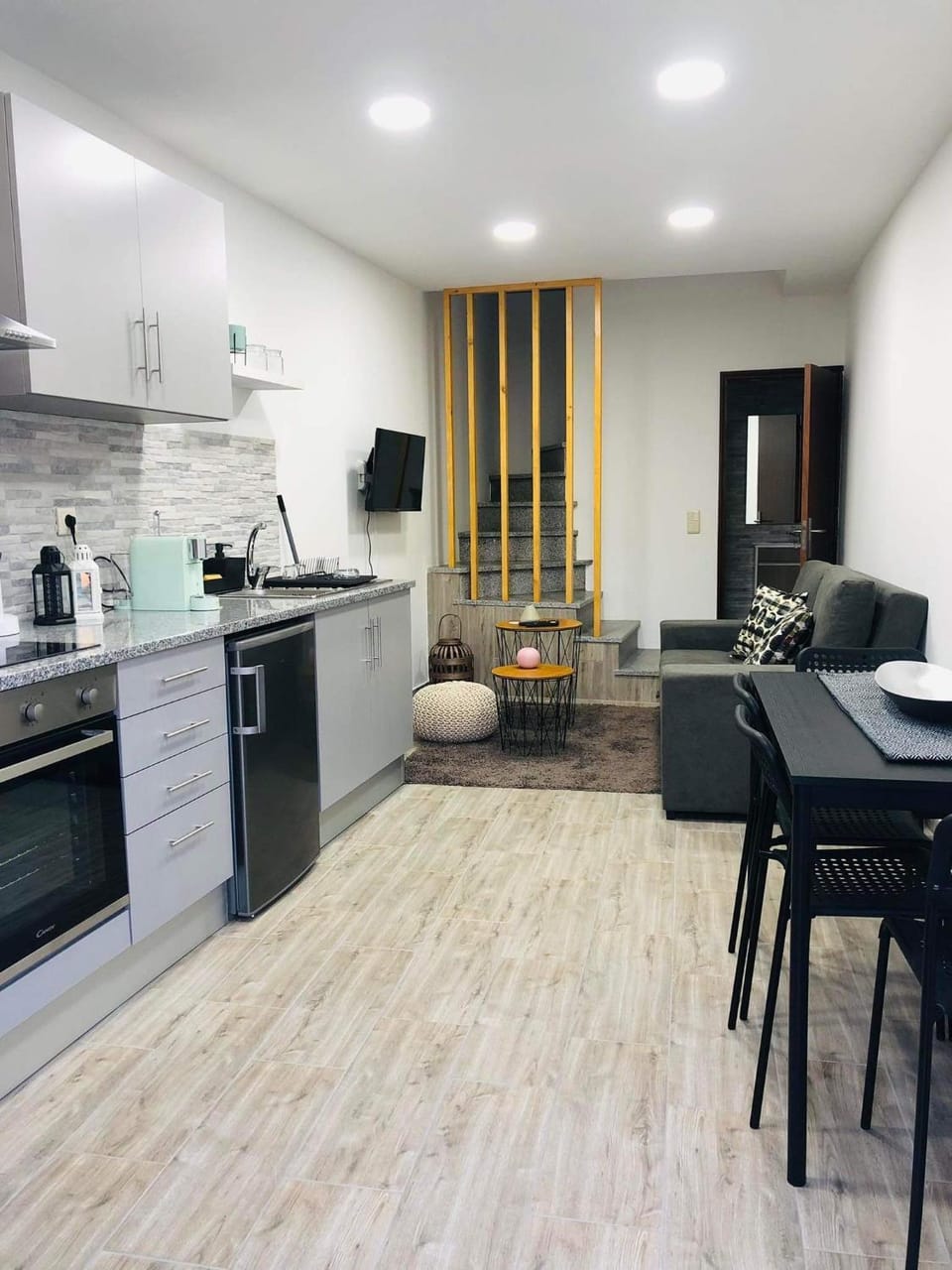 Kitchen or kitchenette, Living room, Seating area, Dining area, minibar, pet friendly, stove