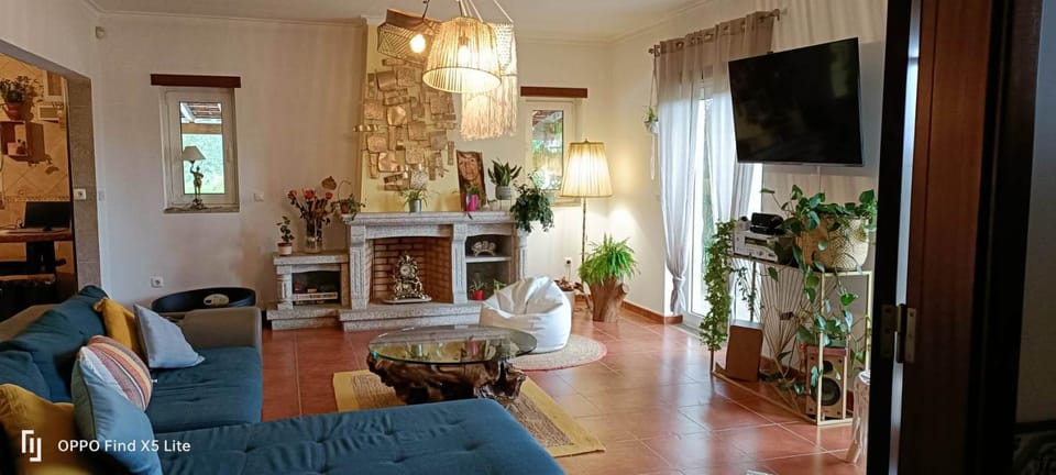 Communal lounge/ TV room, Living room, Seating area