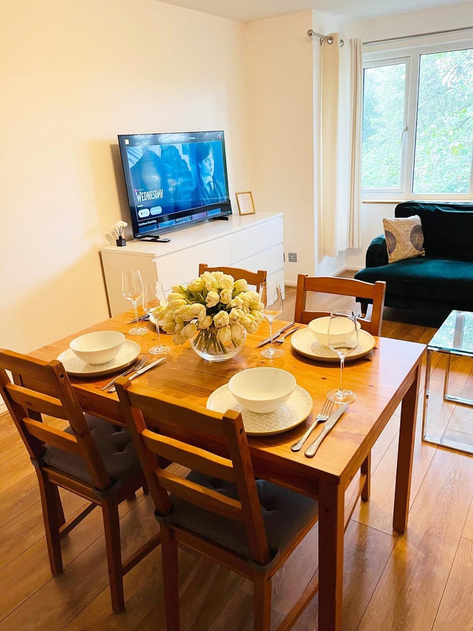 TV and multimedia, Living room, Dining area