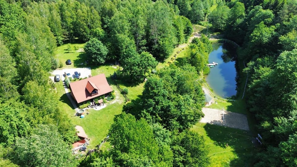 Leśniczówka domek balia sauna jeziorka w lesie na wyłączność Chalet in Poland