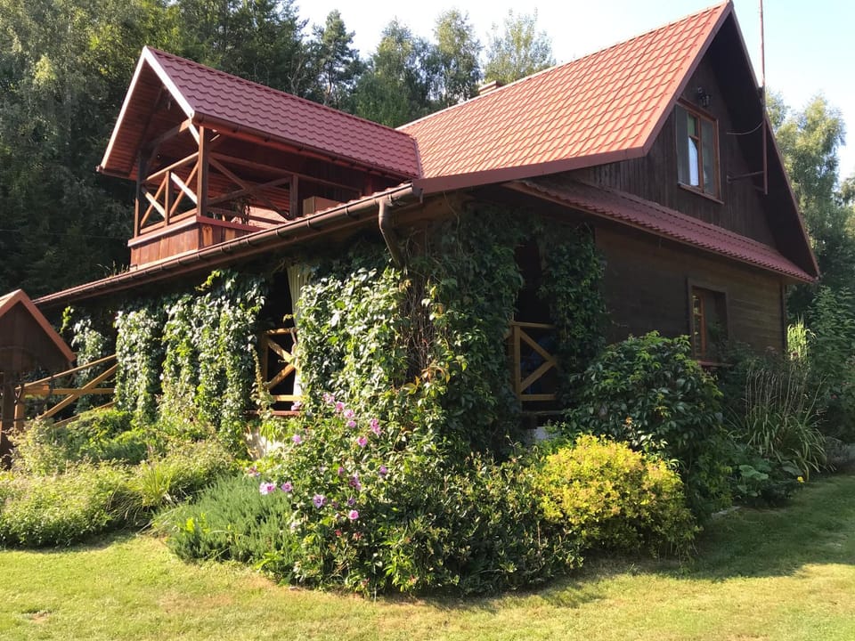 Property building, Day, Garden, Garden view