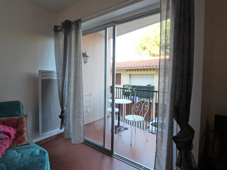 Studio agréable avec terrasse à 300m de la plage à Collioure - FR-1-309-360 Apartment in Collioure