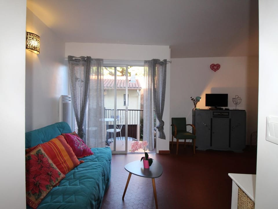 Studio agréable avec terrasse à 300m de la plage à Collioure - FR-1-309-360 Apartment in Collioure