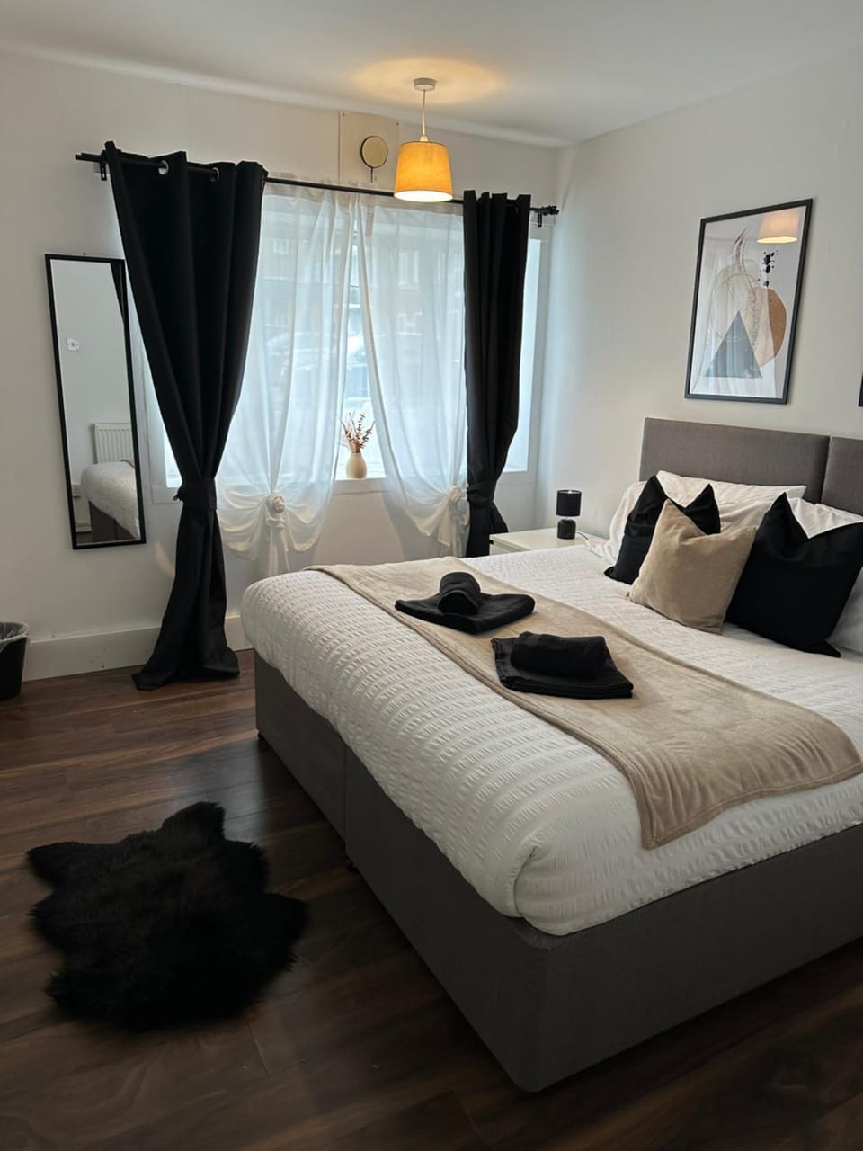 Bed, Photo of the whole room, Bedroom, towels
