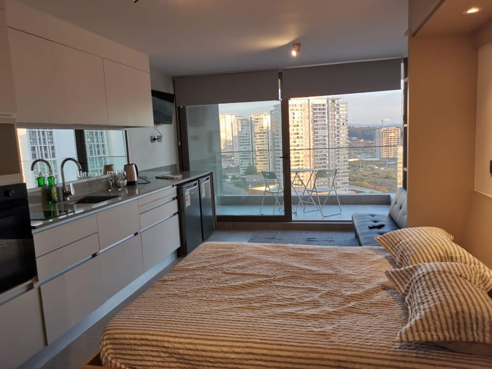 Photo of the whole room, City view