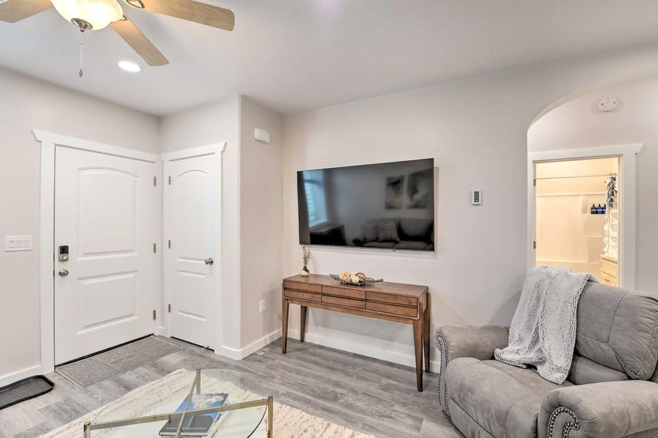 Cozy Home: Mtn Views, A/C, in Heart of Star Valley Apartment in Wyoming