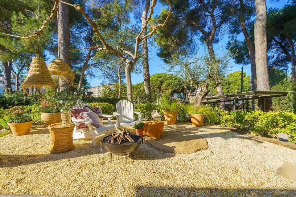 Spring, Day, Natural landscape, Garden, Balcony/Terrace, Garden view