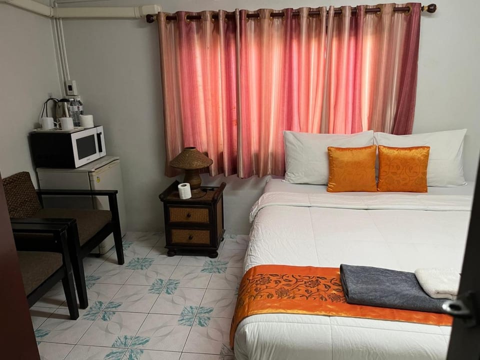 High5 Guesthouse Hotel in Pattaya City